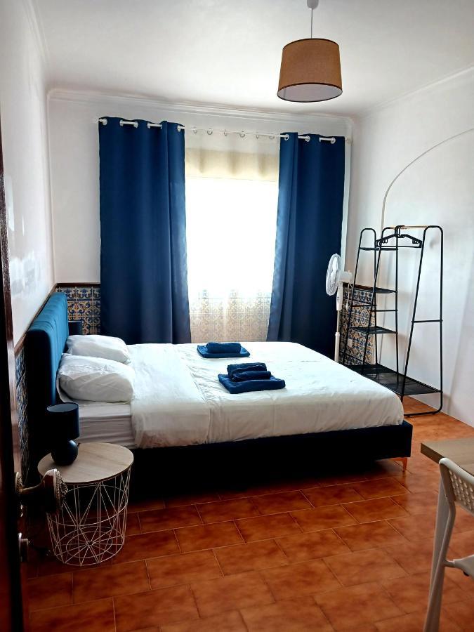 Rooms 10 Mins Walk From Train Station! Agualva-Cacem Exterior foto