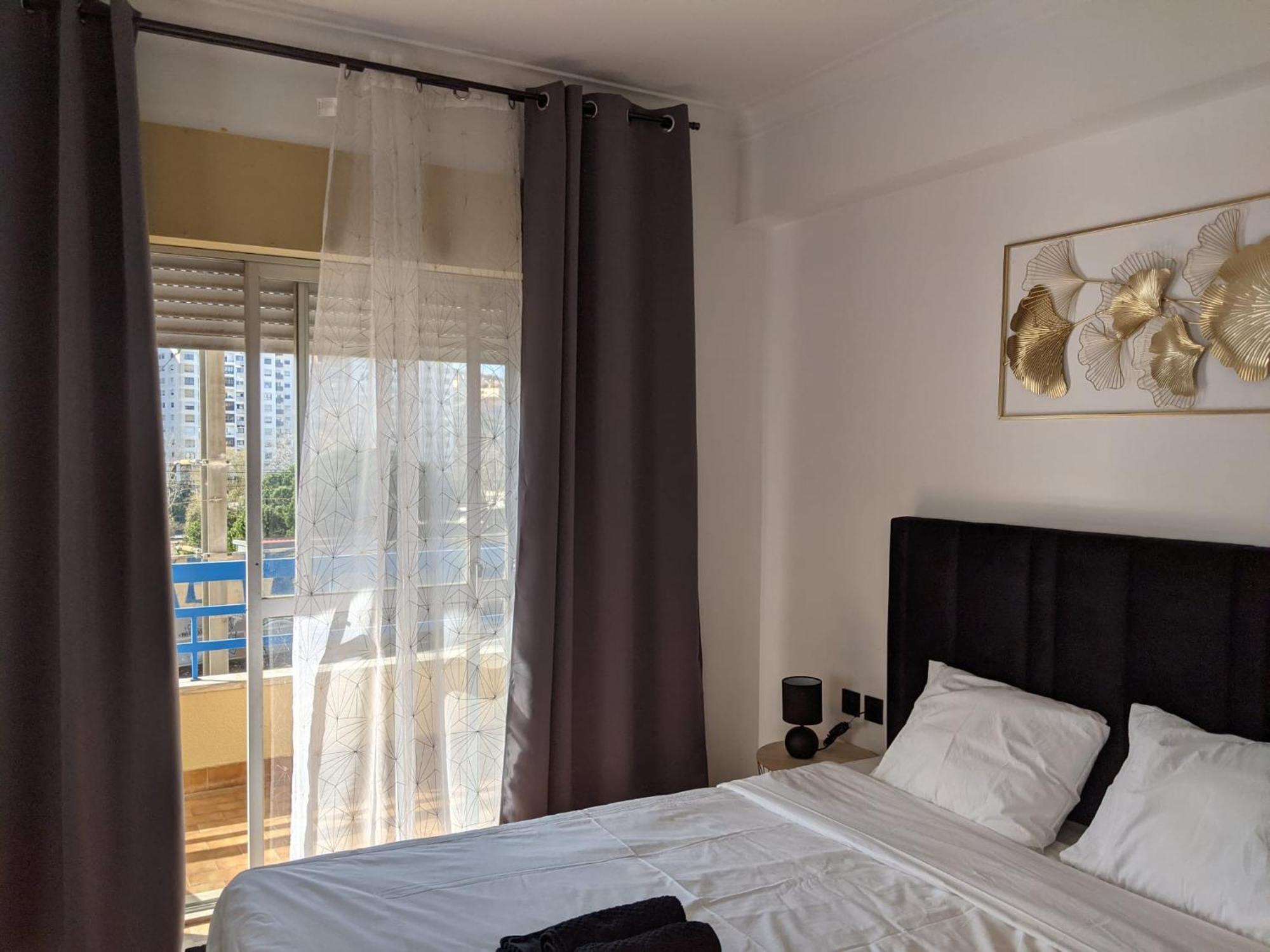Rooms 10 Mins Walk From Train Station! Agualva-Cacem Exterior foto